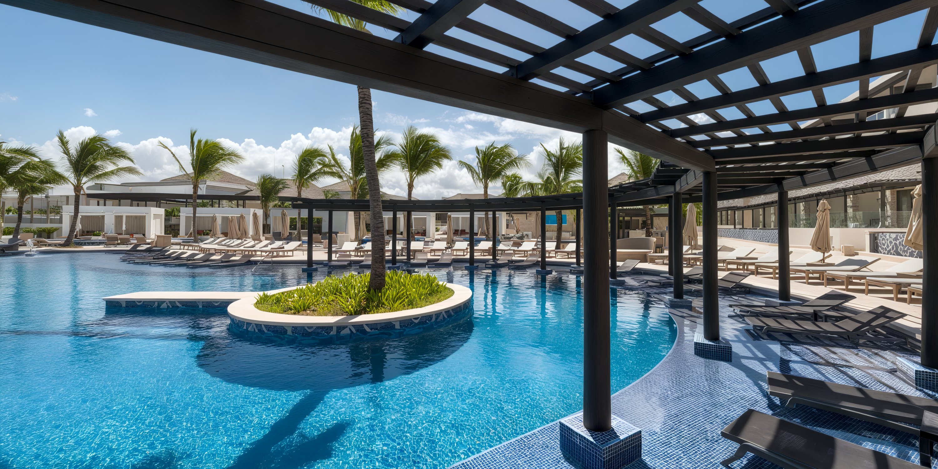 Royalton Chic Punta Cana Mainpool